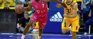 Albas Ismet Akpinar (re.) erzielte vier Punkte in acht Minuten Spielzeit.