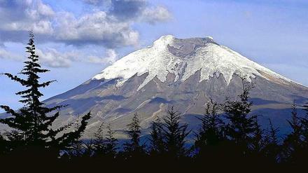 Der Vulkan Cotopaxi in Ecuador. Hier starb ein Schweizer, der mit seinem Leichtflugzeug um die Welt fliegen wollte.