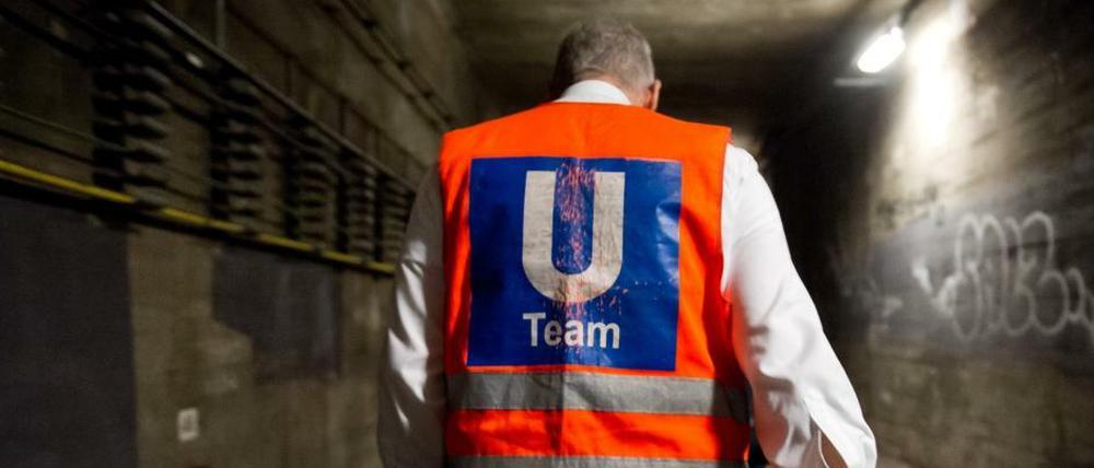 Warnweste an, in der U-Bahn wird gebaut.