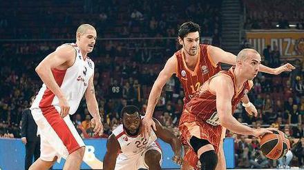 Nichts wie weg hier. Spielmacher Carlos Arroyo (ganz rechts) hat Galatasaray Anfang März den Rücken gekehrt, angeblich schuldet der Verein dem ehemaligen NBA-Profi aus Puerto Rico noch rund 500 000 US-Dollar.