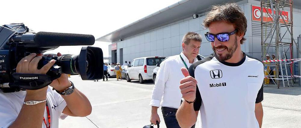 Alles gut? Angeblich! Fernando Alonso in Sepang.