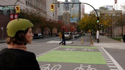 Markierter Kreuzungsbereich, bidirektionale Radstreifen. Liebe Leserinnen, liebe Leser: Senden Sie Ihre Fotos von gut gestalteten Radwegen an leserbilder@tagesspiegel.de. - Foto: Paul Krueger (CC: BY 2.0)
