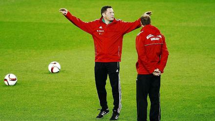 Kann sich nicht teilen: Hertha-Coach Pal Dardai beim Training der ungarischen Nationalmannschaft.