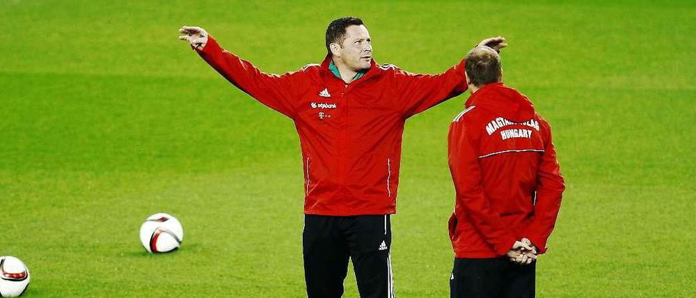 Kann sich nicht teilen: Hertha-Coach Pal Dardai beim Training der ungarischen Nationalmannschaft.
