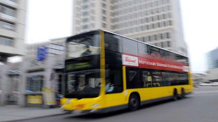 Zwischen einem BVG-Bus und einem Auto hat es am Montagvormittag in Alt-Köpenick geknallt.