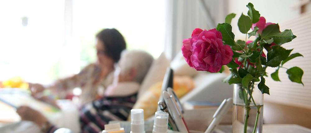 Bessere Betreuung am Lebensende. Gesundheitsminister Gröhe will die Palliativmedizin stärken.