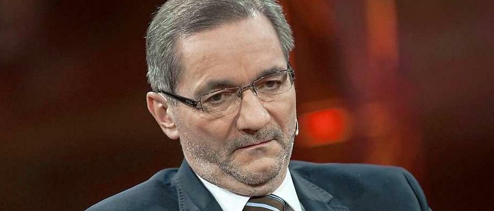 Das Land Brandenburg zahlt Ex-Ministerpräsident Matthias Platzeck einen Mitarbeiter - zu Unrech?