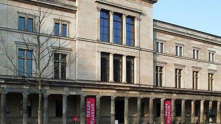 Das Museum für Vor- und Frühgeschichte präsentiert seine Sammlung im Neuen Museum. Zu den Beständen gehören auch menschliche Überreste.