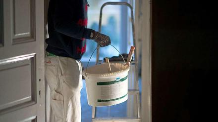 Wer malert? Nach dem Auszug gibt es oft Streit um die Abnutzung der Wohnung