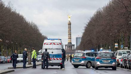 Die Straße des 17.Juni war in Richtung Bismarckstraße am Vormittag gesperrt. Grund war ein schwerer Unfall.