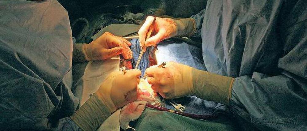 Herzenssache. Eine Bypass-Operation ist bei Mehrgefäßerkrankungen meist die bessere Wahl.