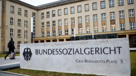 Das Bundessozialgericht hat den Rechtsstreit vor den Europäischen Gerichtshof gebracht.