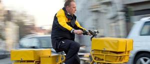 Ab 1. April wollen die Postboten mit den Warnstreiks beginnen. Wer noch Ostergrüße verschicken will, muss sich sputen.