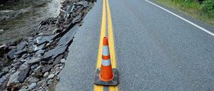 Abgerutscht. Straßen, Brücken, Schienen, Leitungen sind vielerorts in den USA in schlechtem Zustand.