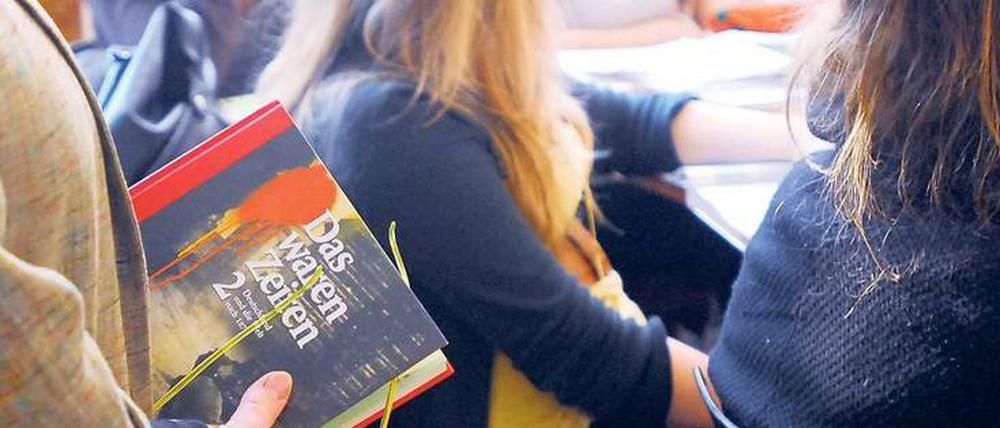 Alt gegen neu: Die Reform für den Geschichtsunterricht kommt bei vielen Lehrern nicht gut an. Andererseits: So wie der bisher läuft, ist er auch nicht erfolgreich.