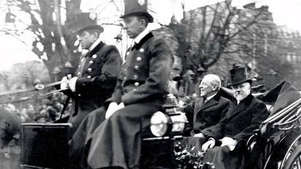 Weltschiedsrichter. Der amerikanische Präsident Woodrow Wilson 1918 zu Besuch bei Präsident Raymond Poincaré in Paris.