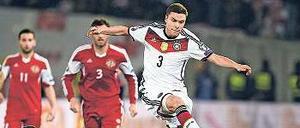 Sprung in neue Sphären. Jonas Hector darf sich Hoffnungen auf einen Stammplatz in der Nationalmannschaft machen. Foto: AFP/Stollarz