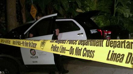 Polizei am Mittwoch vor dem Haus von Andrew Getty in Los Angeles. 