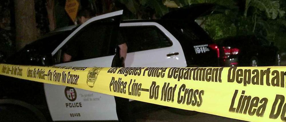 Polizei am Mittwoch vor dem Haus von Andrew Getty in Los Angeles.