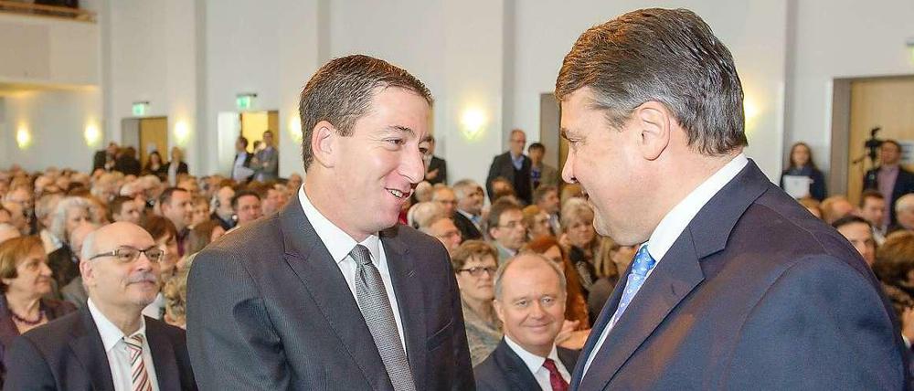 Dass Sigmar Gabriel Glenn Greenwald am 15. März die Hand geschüttelt hat, ist bildlich dokumentiert. Aber was sagte er Greenwald im Anschluss an den offiziellen Teil?