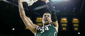 In dieser Saison stand Gavin Schilling in 32 der 38 Partien von Beginn an auf dem Parkett, kam im Schnitt auf 5,2 Punkte und 3,9 Rebounds. 