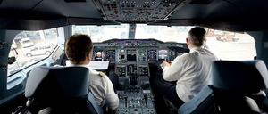 Piloten im Cockpit. Ingenieure versuchen, den menschlichen Faktor auszuschließen. Ganz wird ihnen das aber nie gelingen. Zu unkalkulierbar ist der Mensch. Ingenieure wissen das.