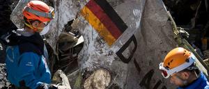 Bergungsmannschaften am Absturzort von Germanwings-Flug 4U9525