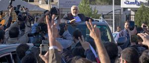 Held der Nation. Irans Außenminister Mohammad Javad Zarif ließ sich am Freitag nach seiner Rückkehr in Teheran feiern. 