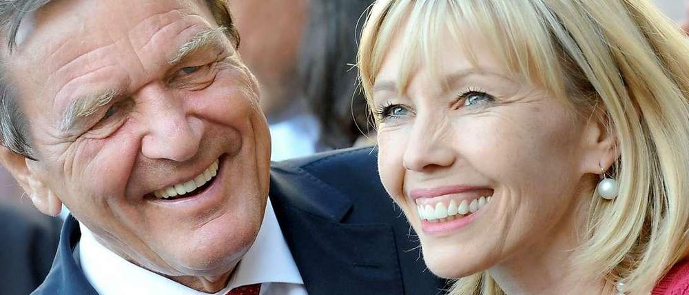Wer Kanzler war, kann der dann hinter der Frau zurückstehen?