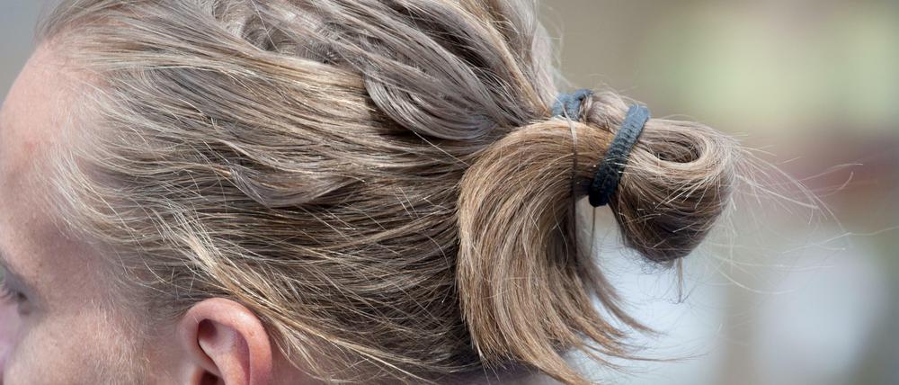 Tüdelüt am Hinterkopf. In Berlin wird ein grausliches Körpermodeaccessoire immer angesagter: der Männerdutt.