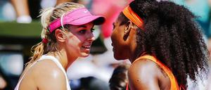 Nächstes Mal gewinne ich! Auf Wiedersehen. Sabine Lisicki (li.) hatte gegen Serena Williams ihren Spaß - trotz Niederlage.