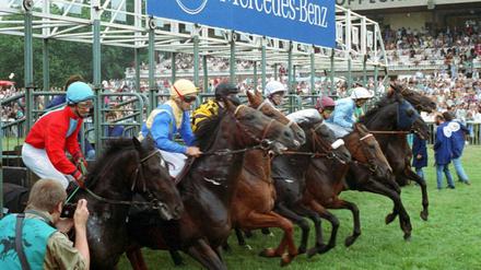 Als alle noch guter Hoffnung waren. Ein Bild vom ersten Deutsch-Deutschen Renntag in Hoppegarten am 31. März 1990. 