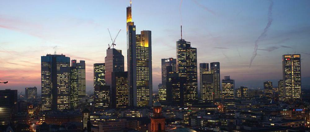 Schlechte Zeiten für Banker: Die niedrigen Zinsen verderben das Geschäft.