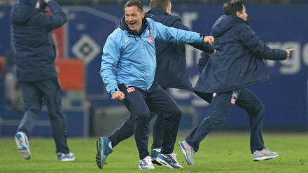 Wachsender Spaßfaktor. Herthas Trainer Pal Dardai beim 1:0-Auswärtssieg der Berliner in Hamburg. 