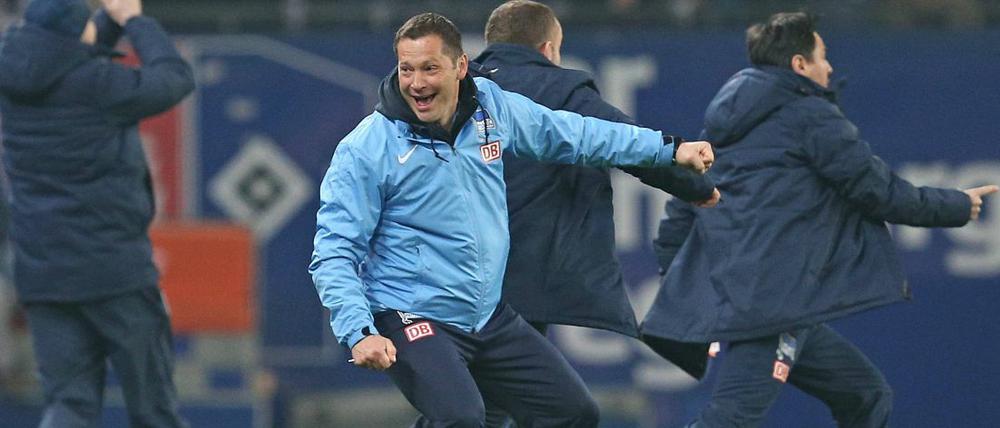 Wachsender Spaßfaktor. Herthas Trainer Pal Dardai beim 1:0-Auswärtssieg der Berliner in Hamburg. 