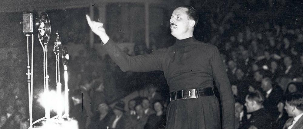 Premier statt Churchill. Wäre der britische Nazi-Führer Oswald Mosley (hier 1934 in der Royal Albert Hall) bei einer Eroberung Englands durch die Deutschen in die 10 Downing Street eingezogen? Foto: Imago