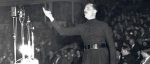 Premier statt Churchill. Wäre der britische Nazi-Führer Oswald Mosley (hier 1934 in der Royal Albert Hall) bei einer Eroberung Englands durch die Deutschen in die 10 Downing Street eingezogen? Foto: Imago