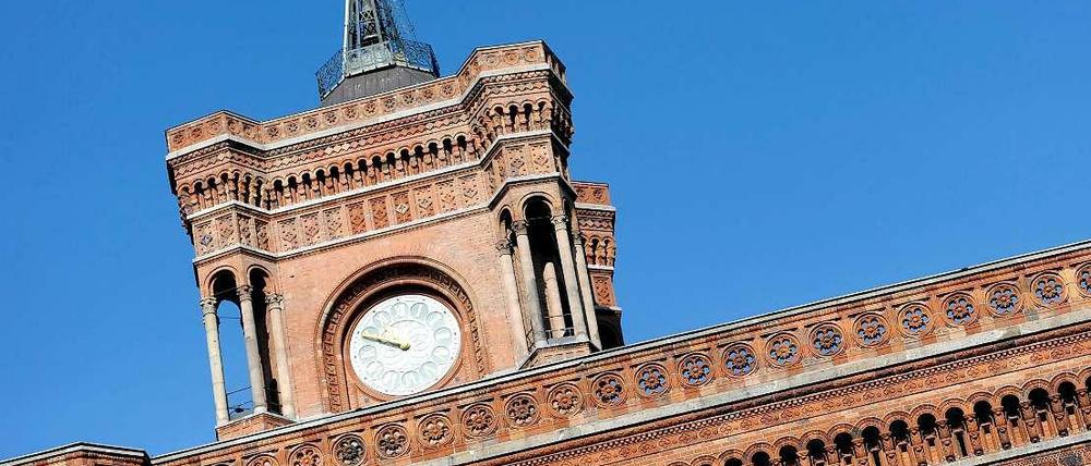 Das Rote Rathaus in Berlin. Hier arbeitet der Senat - nicht immer störungsfrei.