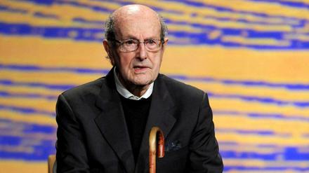 Im Alter von 106 Jahren stirbt der dienstälteste Filmregisseur Manoel Cândido Pinto de Oliveira. 