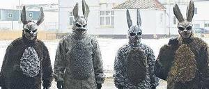 Bad Easter Bunnies. Die Aktivistengruppe überfällt eine Charity-Gala.