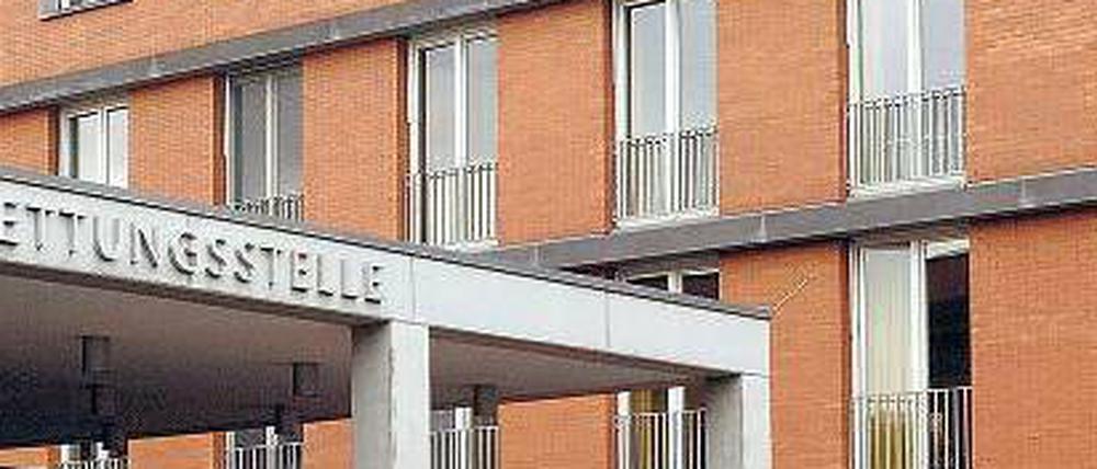 In den Berliner Vivantes-Kliniken, einem der größten Arbeitgeber der Stadt, stehen Einschnitte bevor. Am Mittwoch wird Vivantes-Chefin Andrea Grebe aber erstmal eine positive Jahresbilanz verkünden.