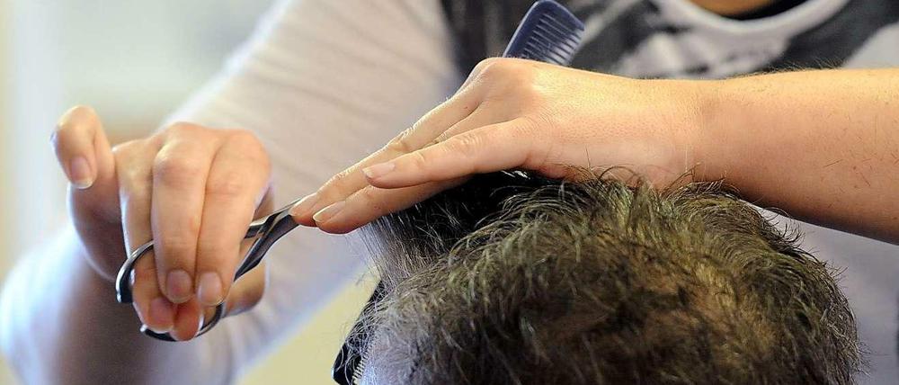 Auf den Schnitt kommt es an. Aner nicht nur. Der Preis für den Friseurbesuch hängt von vielen Faktoren ab.