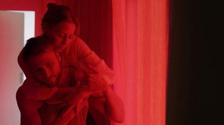 Max Riemelt und Theresa Scholze im Eröffnungsfilm "Lichtgestalten".