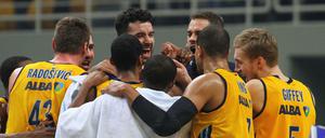 Alba-Sieg: Berliner Jubel nach dem Erfolg in Athen