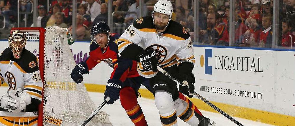Mit Dennis Seidenberg (r.) könnte die Deutsche Nationalmannschaft erstmals mit einem Stanley-Cup-Sieger zu einer Weltmeisterschaft anreisen.