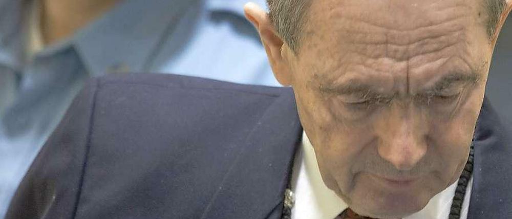 Der Angeklagte Zdravko Tolimir hielt den Blick im Gericht gesenkt.