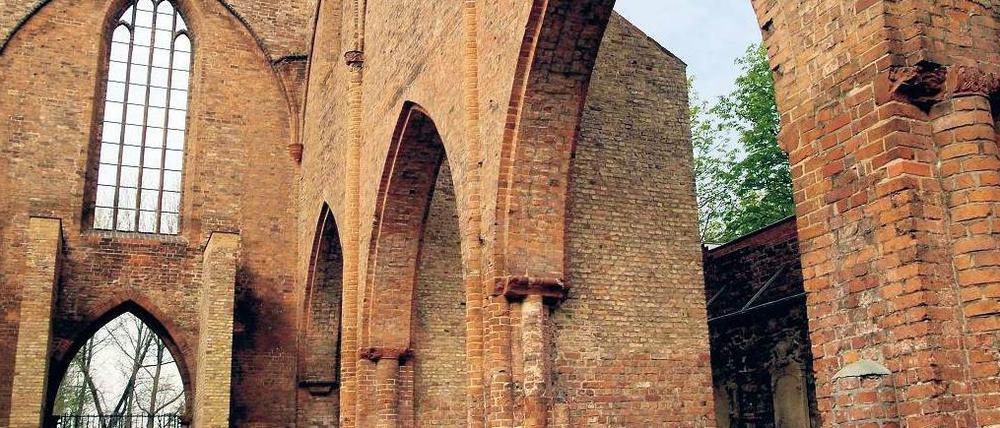 Historischer Ort. In der Ruine der Franziskaner-Klosterkirche unweit des Roten Rathauses war der Tote am Sonntag von Passanten gefunden worden. 
