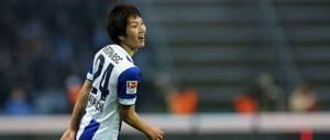 Immer hilfsbereit. Genki Haraguchi wird von den Kollegen gelobt.