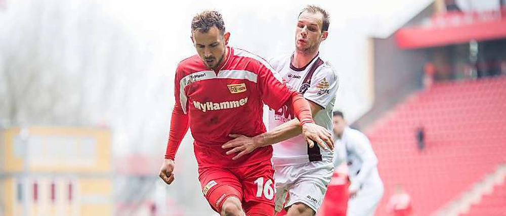 Bajram Nebihi (links) wird mit der zweiten Mannschaft vom 1. FC Union demnächst nicht mehr in der Regionalliga spielen.