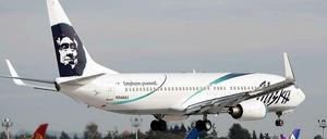 Eine Maschine von Alaska Air im Anflug auf Everett, Washington.